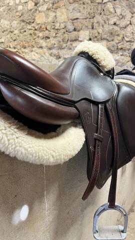 Selle Antares de 2023- 17 pouces - quartier 3A