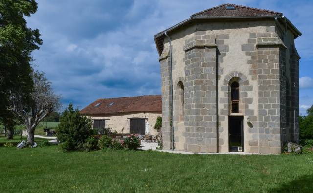Chapelle de 12eme siecle avec 17 ha