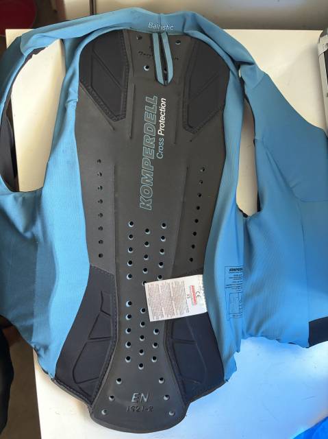 Dorsale KOMPERDELL noire et bleu adulte 