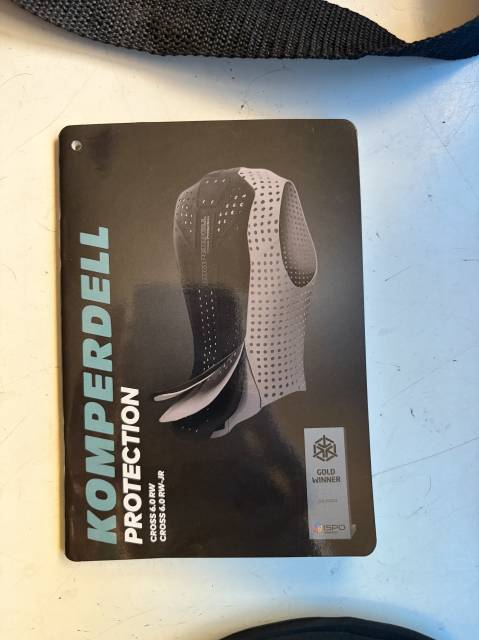 Dorsale KOMPERDELL noire et bleu adulte 