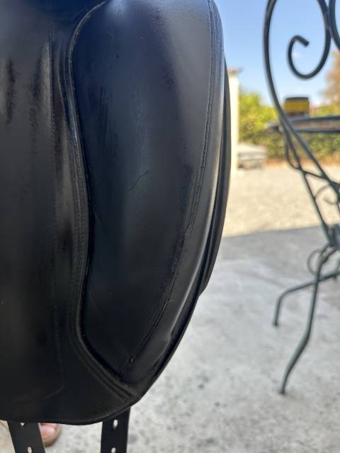 Selle de dressage Equipe model Emporio 