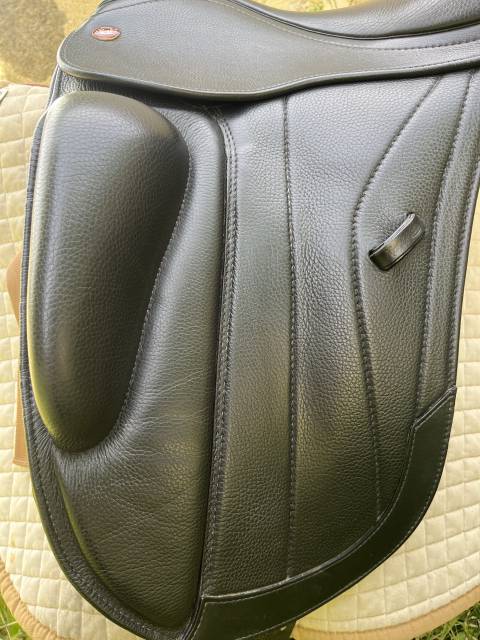 Kent and masters comp&eacute;tition dressage monoquartier 17"