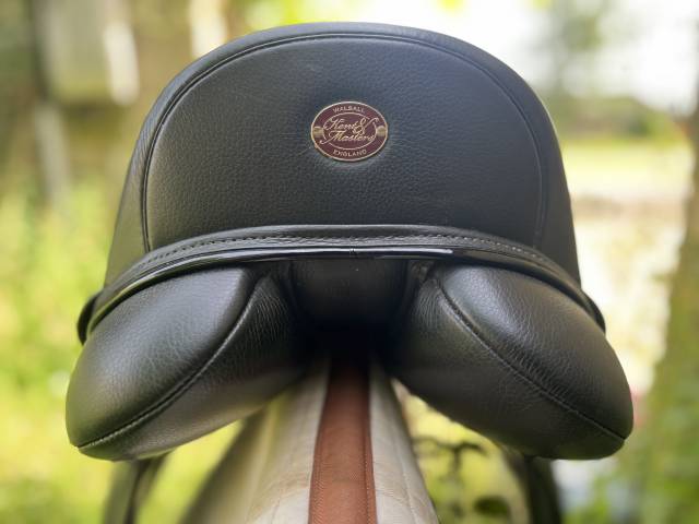 Kent and masters comp&eacute;tition dressage monoquartier 17"