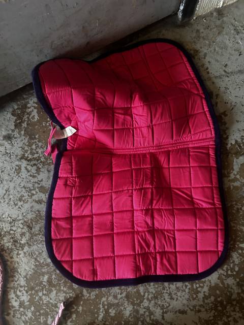 Tapis d&rsquo;&eacute;quitation rose fouganza