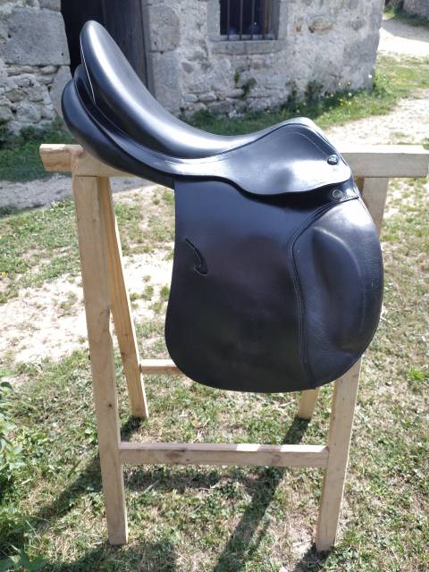 Selle mixte Roma VSD de chez Prestige 18' noire