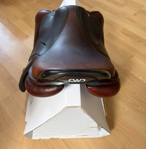 Selle CWD - Tres bonne etat 