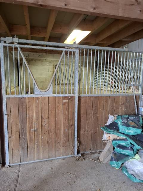 fa&ccedil;ades et portes La G&eacute;e box chevaux