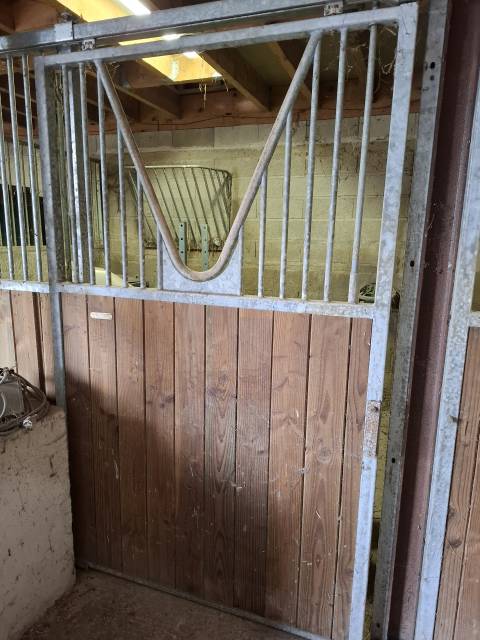 fa&ccedil;ades et portes La G&eacute;e box chevaux