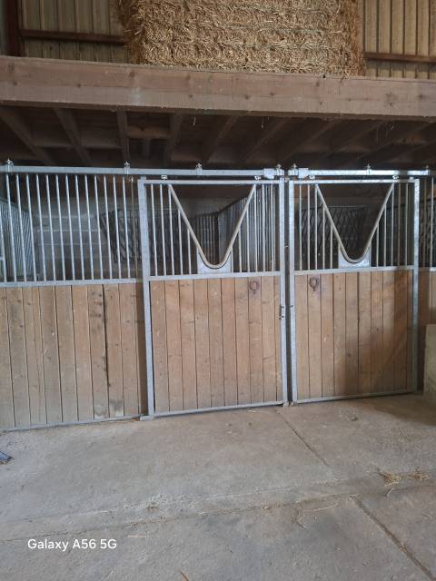 fa&ccedil;ades et portes La G&eacute;e box chevaux