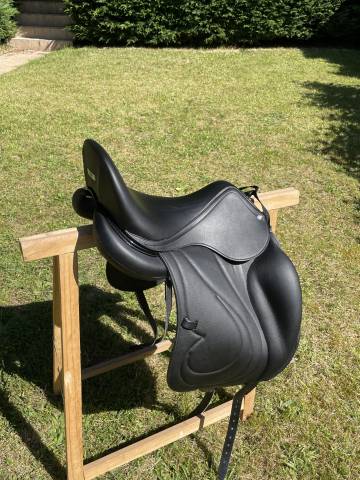 Selle de dressage antares cadence neuve