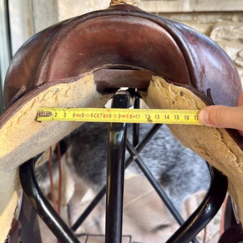 Selle reinning pool&rsquo;s quarter 16&rsquo; avec sangle et padd