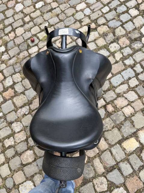 Selle de dressage de marque Allures
