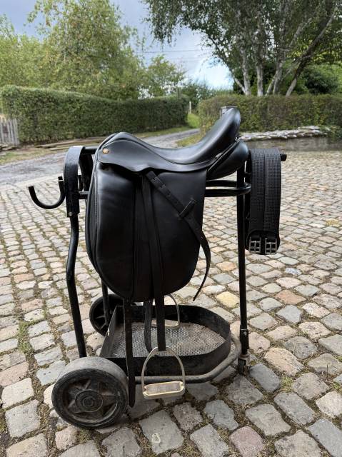 Selle de dressage de marque Allures