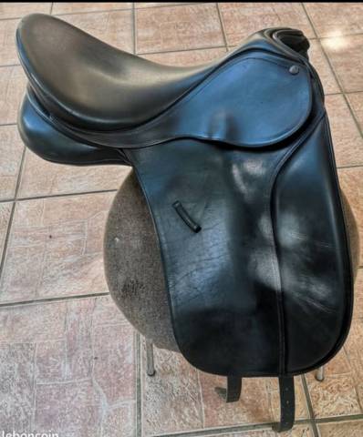 selle dressage cuir 