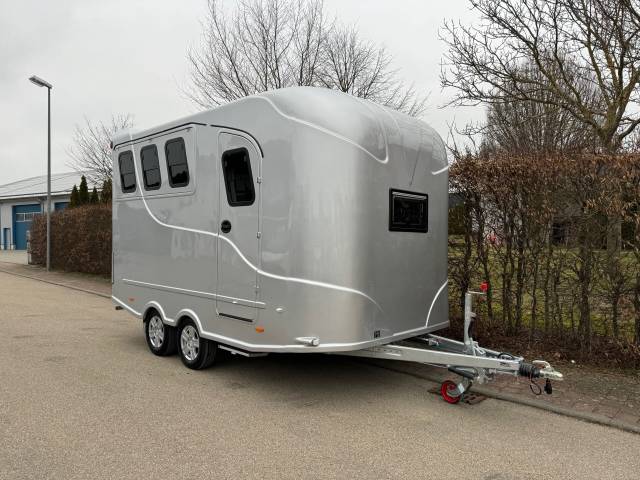 Remorque anka 3 chevaux & home car