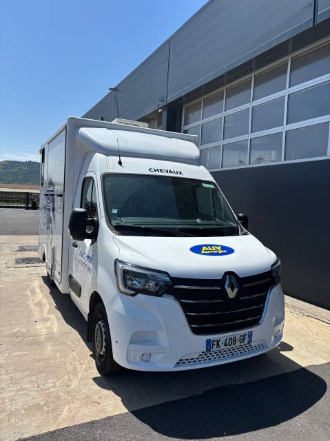 Location camion transport chevaux 63 auvergne