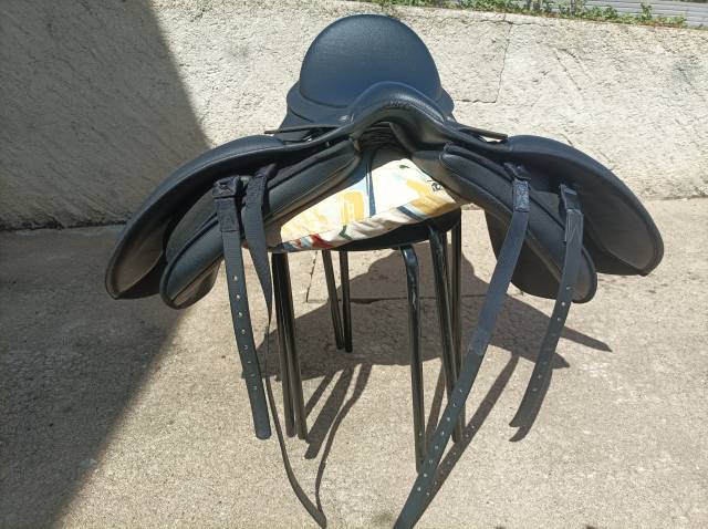 Selle Wintec 500 wide dressage 