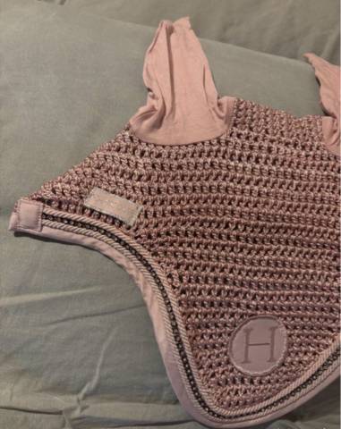 Bonnet harcour 