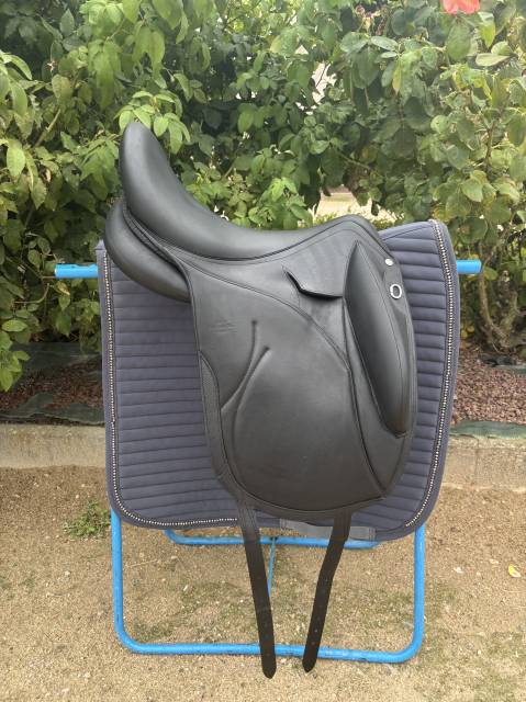 Selle de dressage Devoucoux Makila Lab 