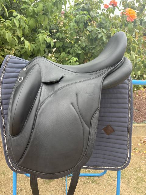 Selle de dressage Devoucoux Makila Lab 