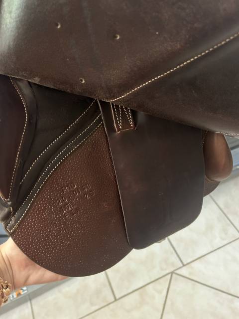 Selle Rebelle mod&egrave;le R10 