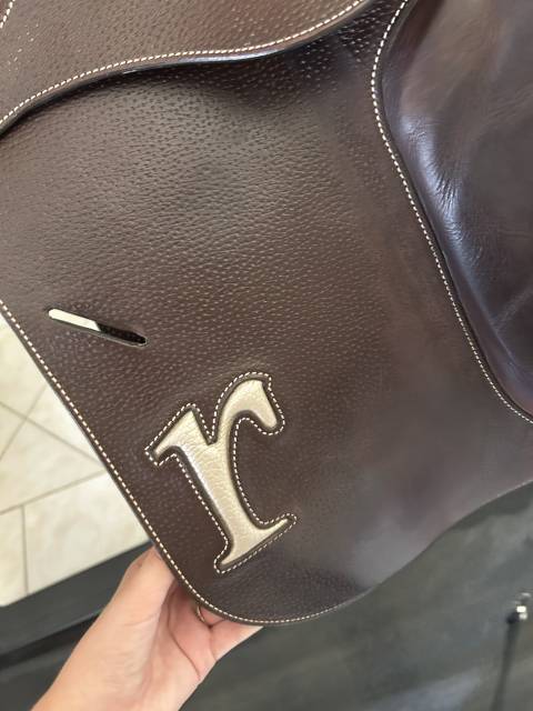 Selle Rebelle mod&egrave;le R10 