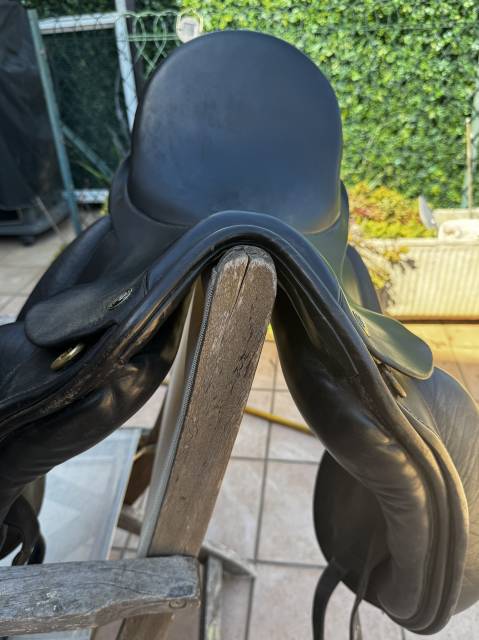 Selle de dressage hennig