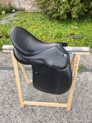 Selle Massimo &ndash; 17,5 pouces &ndash; Arcade &eacute;troite &ndash; Garrot d