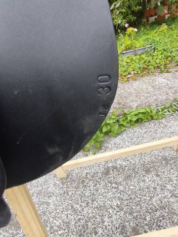 Selle Massimo &ndash; 17,5 pouces &ndash; Arcade &eacute;troite &ndash; Garrot d