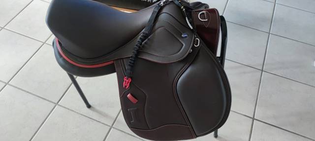Selle Ikonic Mixte tout cuir Evolution &ndash; 2023 &ndash; Excelle