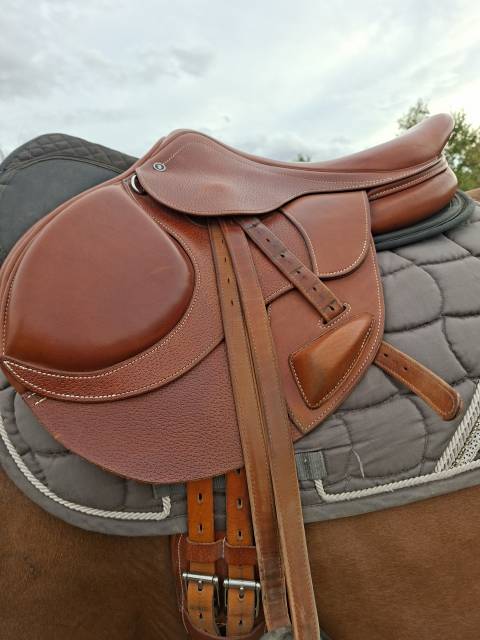 A vendre selle platinium sellier Lucifer 