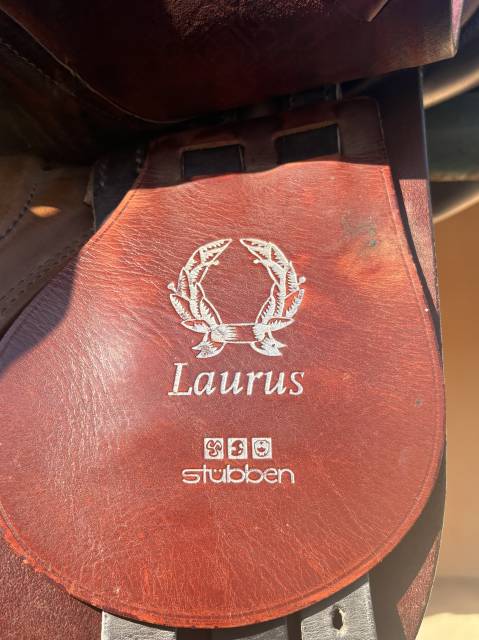 ST&Uuml;BBEN SELLE DE SAUT LAURUS