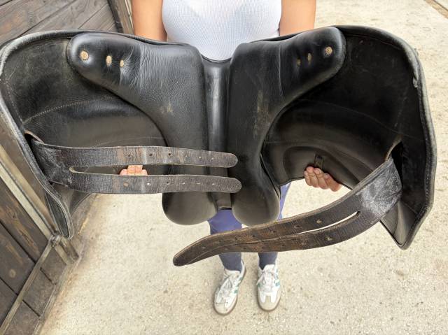 Selle de dressage SB