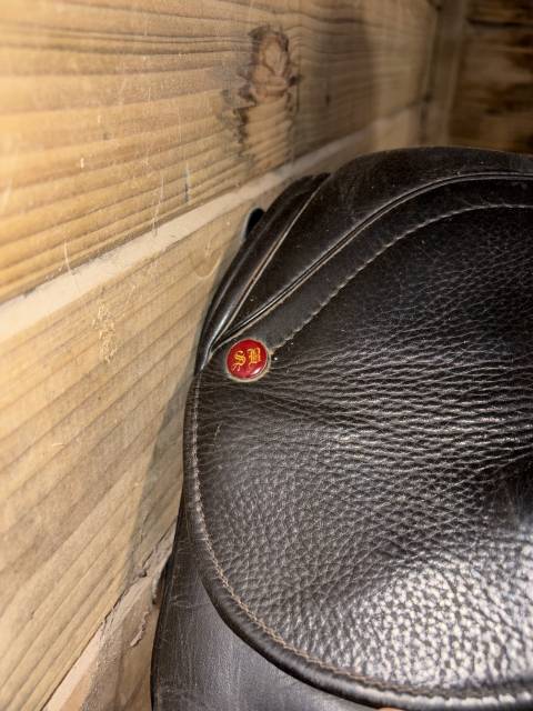 Selle de dressage SB