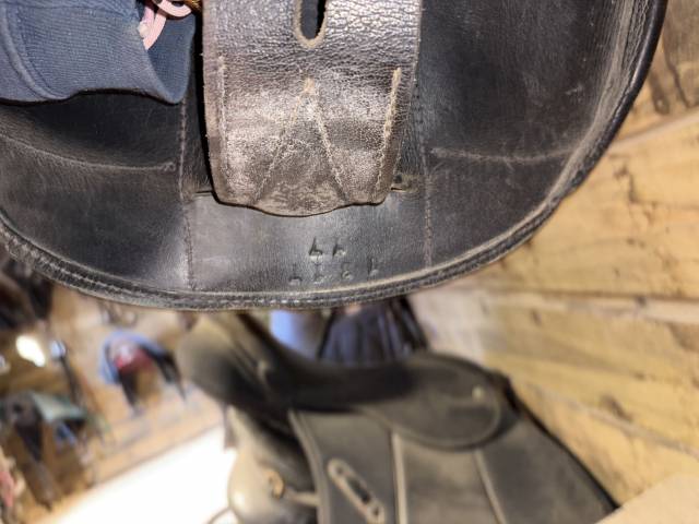 Selle de dressage SB