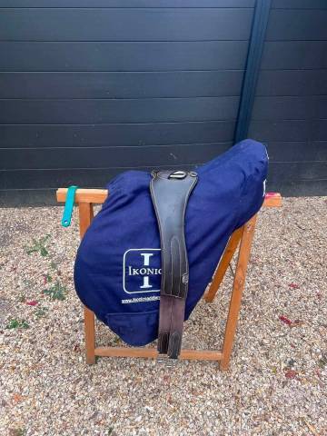 Selle de la marque Ikonic
