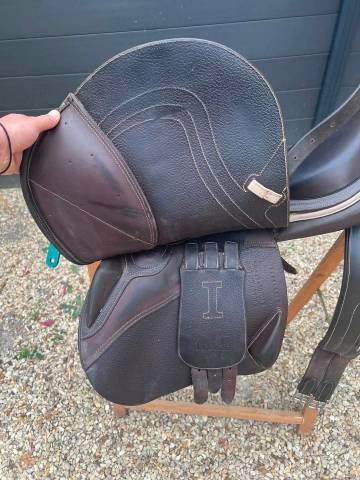 Selle de la marque Ikonic