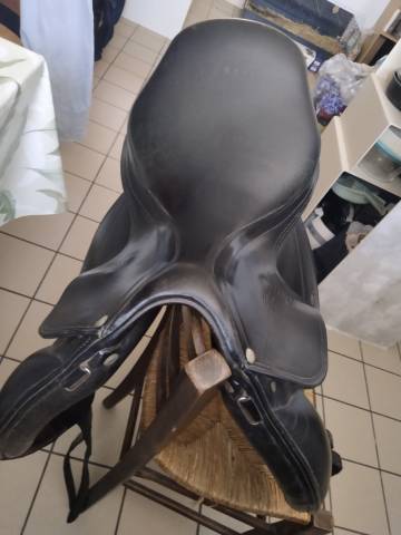 Selle de dressage Forestier taille 17'5