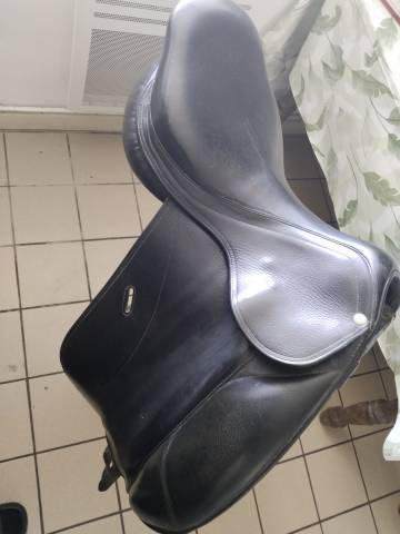 Selle de dressage Forestier taille 17'5