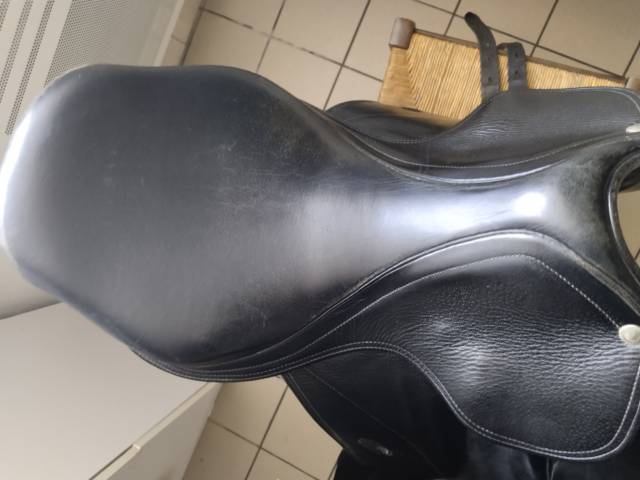 Selle de dressage Forestier taille 17'5