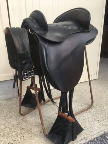 Selle de dressage espagnole