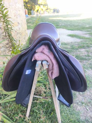 Selle forestier 16" &eacute;quip&eacute;e 