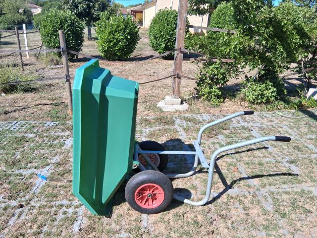 Brouette a fumier 200L