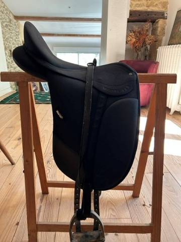 Selle de dressage Wintec Isabell Werth 17,5" &ndash; arcade n