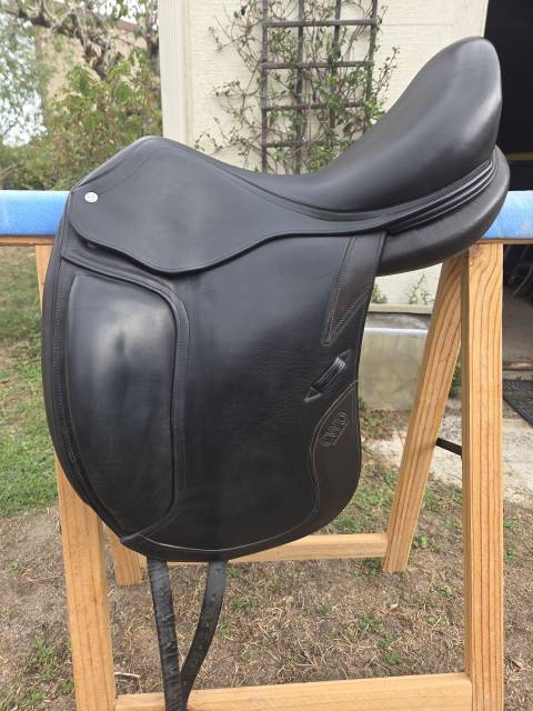 Selle dressage cwd 18'