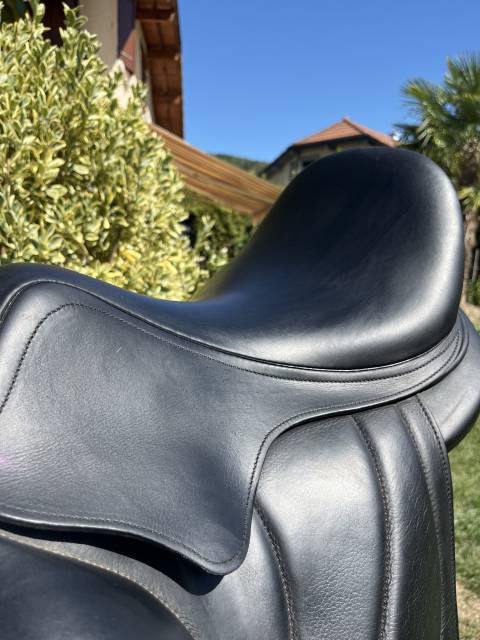 Selle Antares dressage mod&egrave;le cadence 
