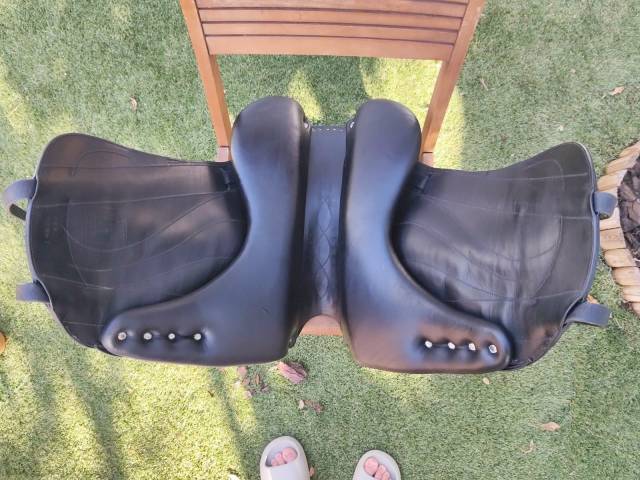 Selle de dressage - Antar&egrave;s concept - Excellent &eacute;tat 