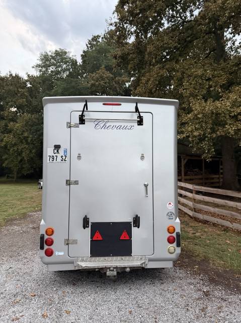 Renault master 150 - 5 places assises - 305000kms