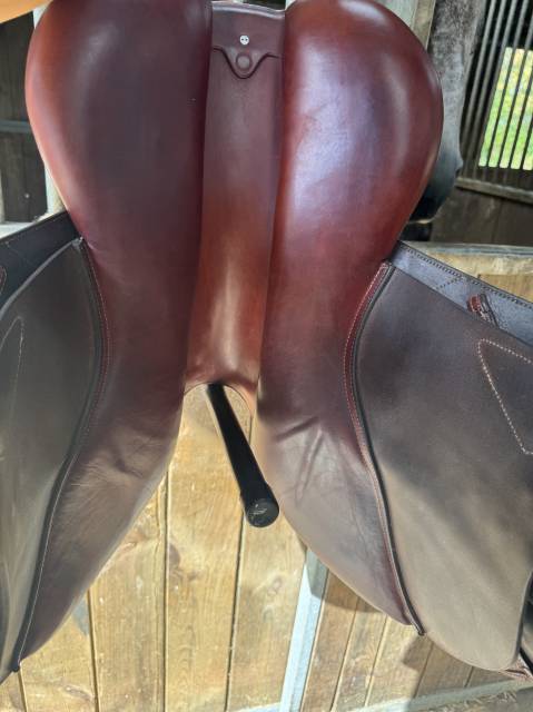 Selle CWD 17 pouces - quartiers 2C - 2023 