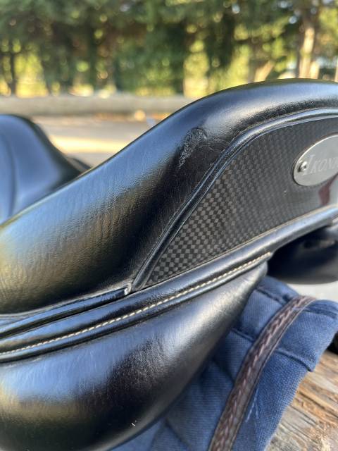 Selle Ikonic &Eacute;lite 18 pouces